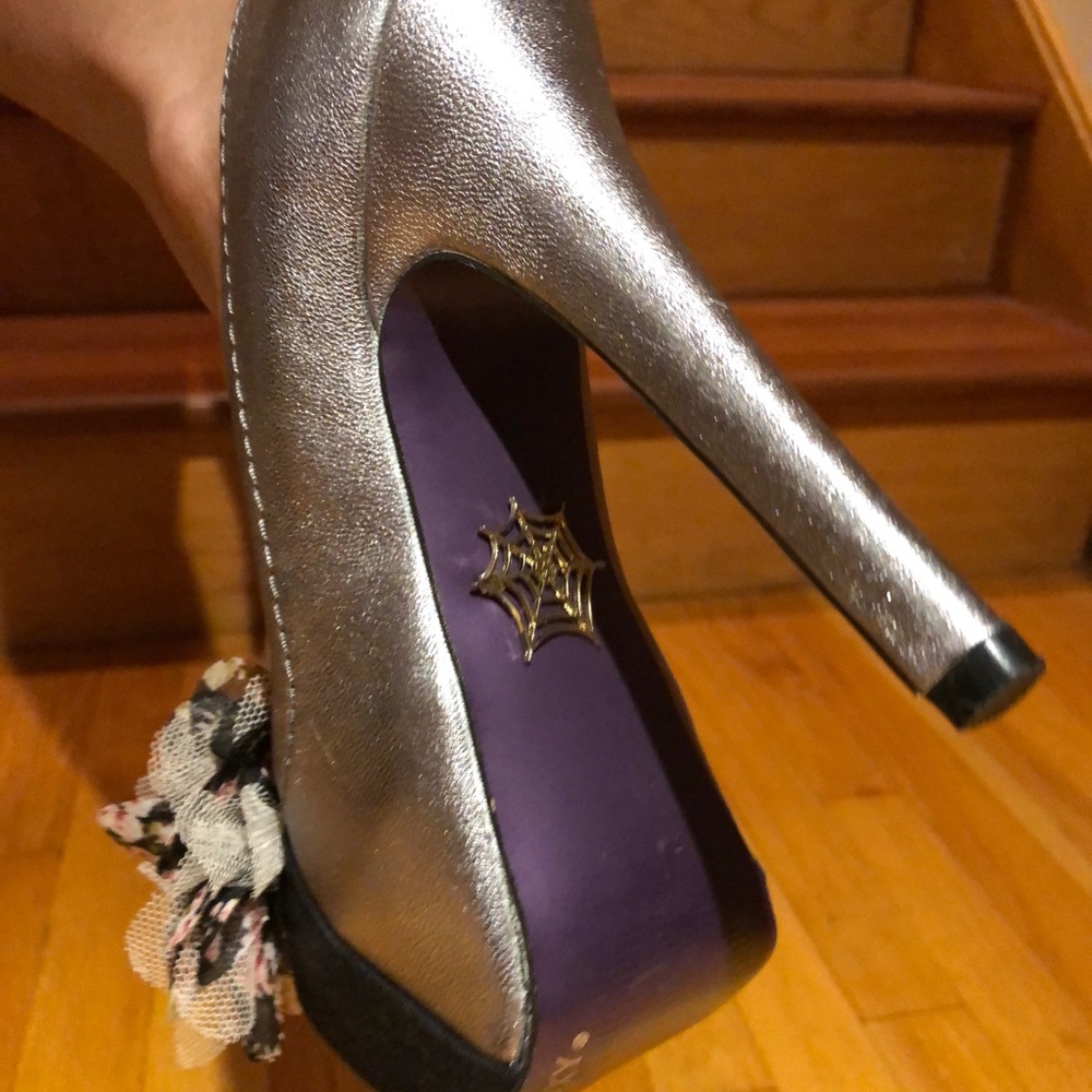 Shoes - Picture 3 of 3